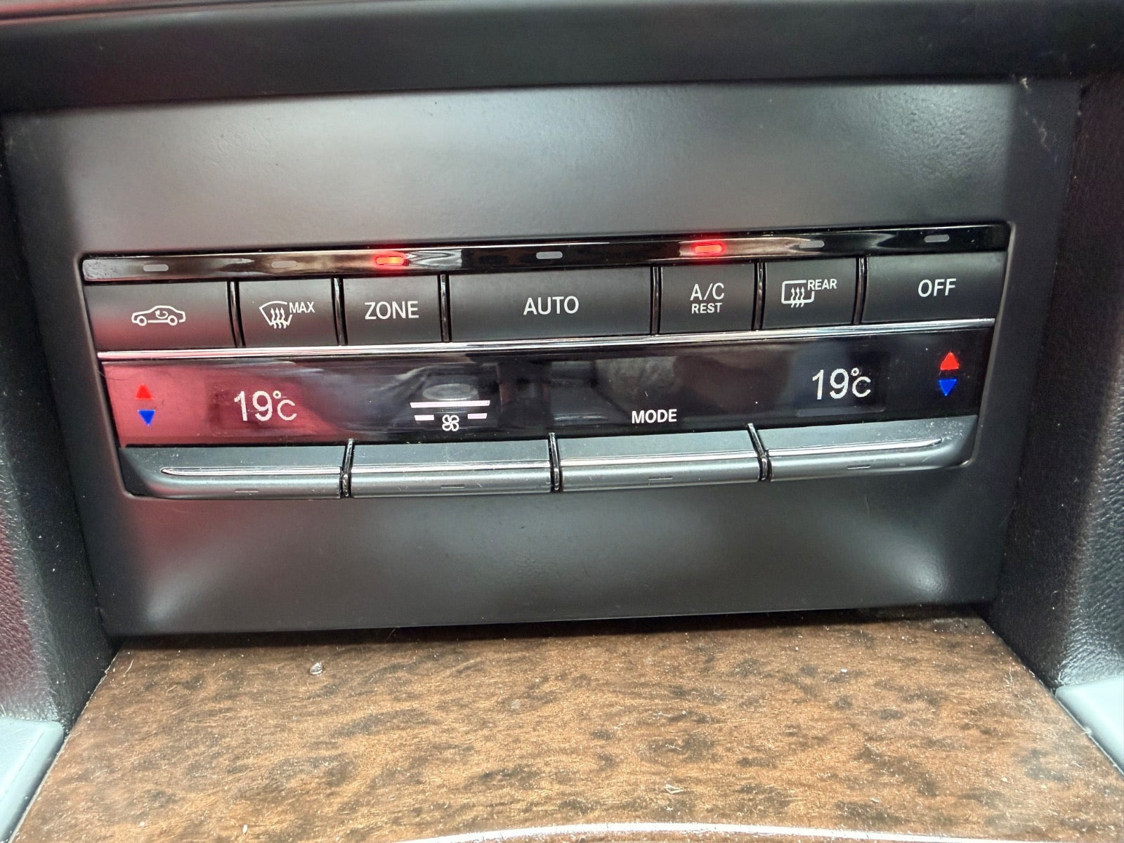 undefined Mercedes E200 fra 2011