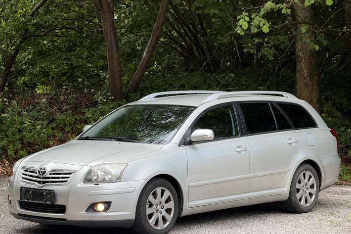 undefined Toyota Avensis fra 2008