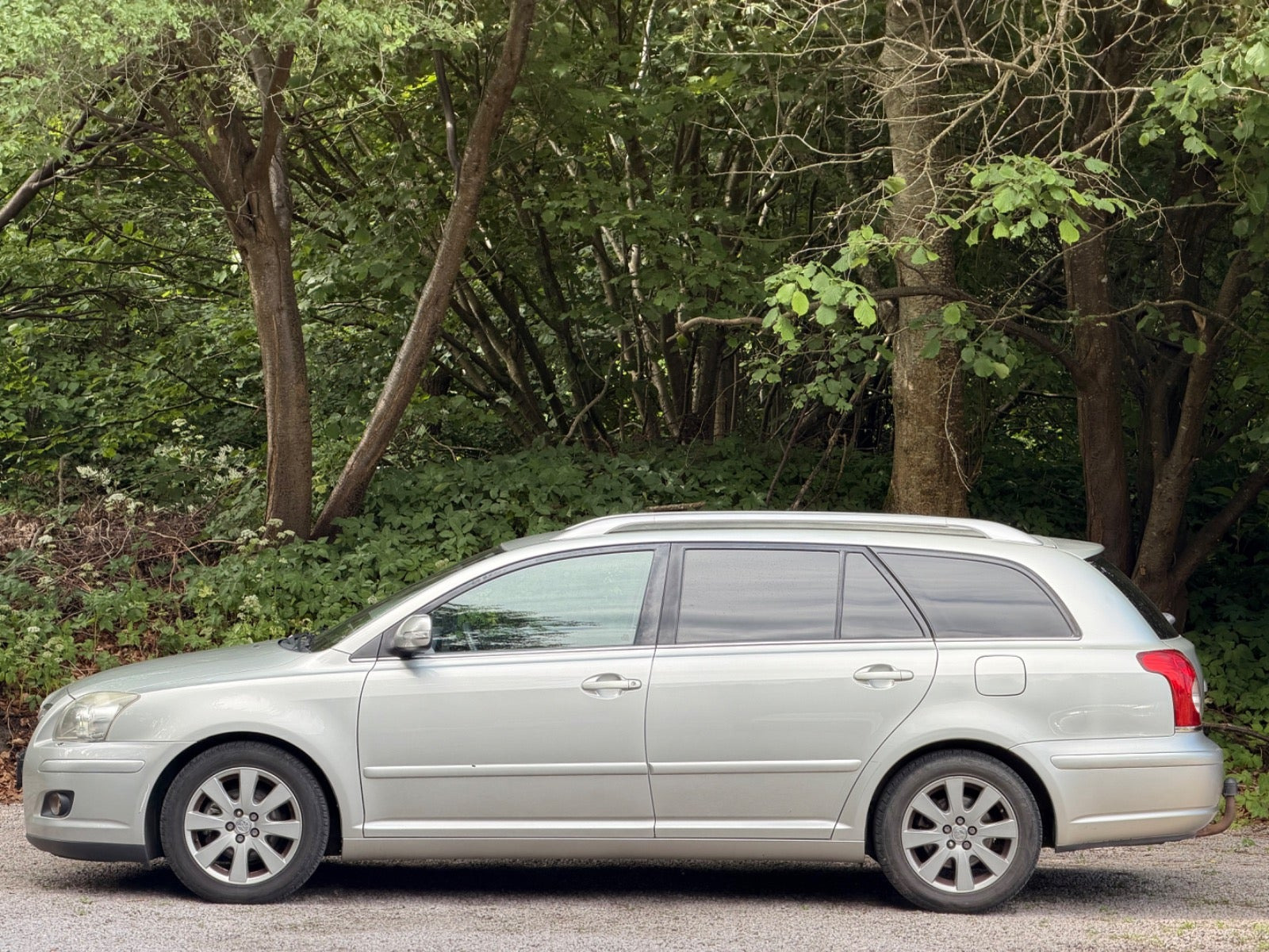 undefined Toyota Avensis fra 2008