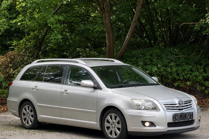 undefined Toyota Avensis fra 2008
