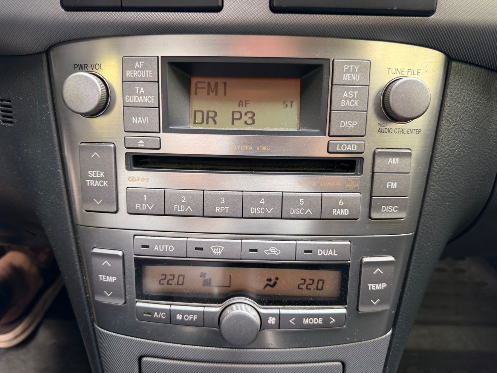 undefined Toyota Avensis fra 2008