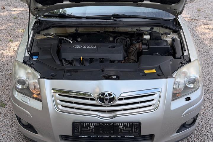 undefined Toyota Avensis fra 2008