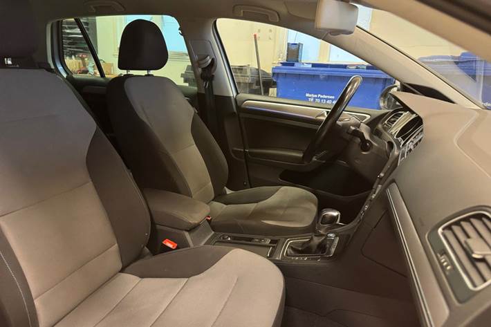 Sølv VW e-Golf VII fra 2015
