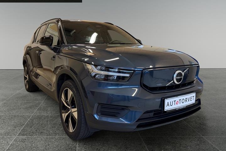 Blå Volvo XC40 fra 2022