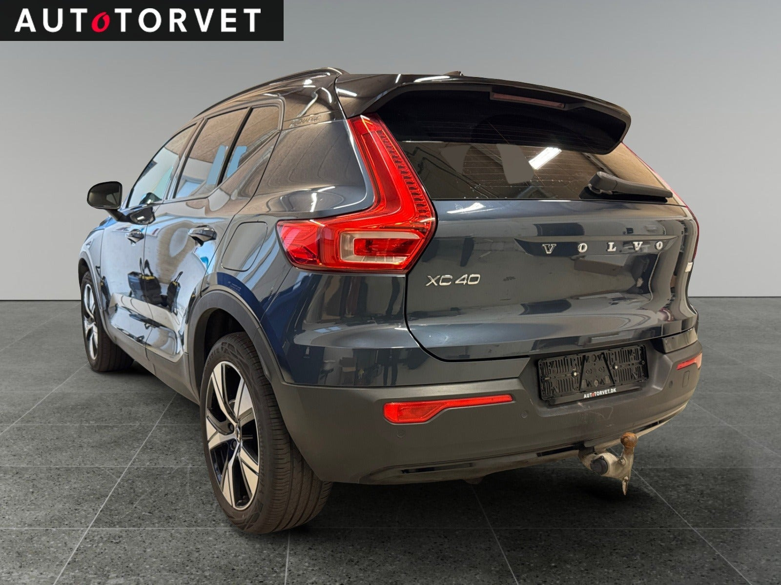 Blå Volvo XC40 fra 2022