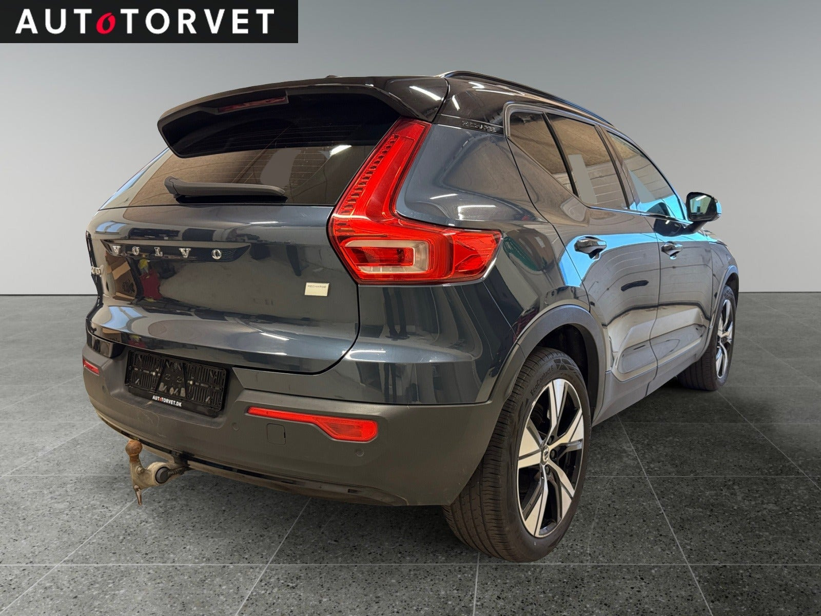 Blå Volvo XC40 fra 2022