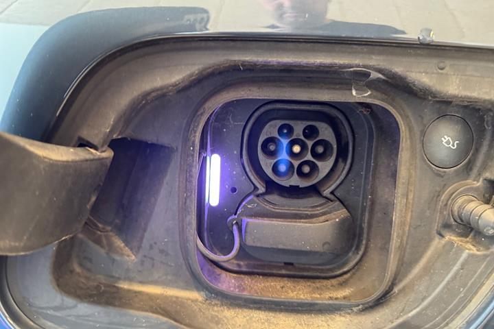 Blå Volvo XC40 fra 2022
