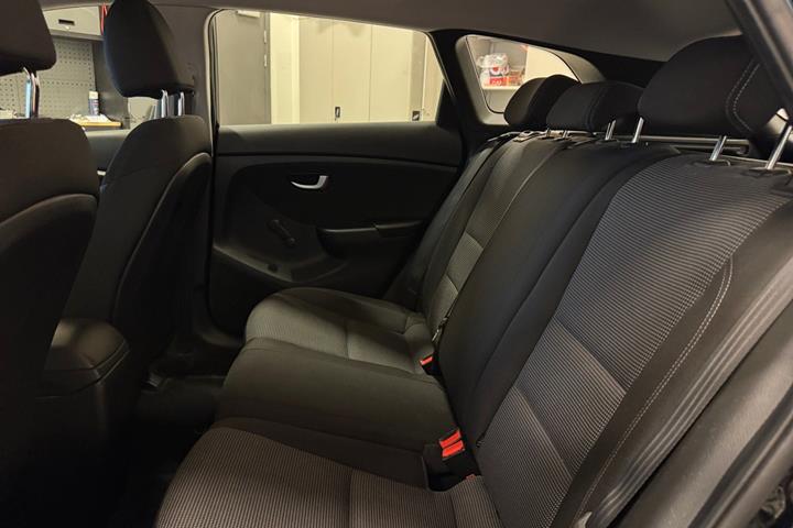 Sort Hyundai i30 fra 2014
