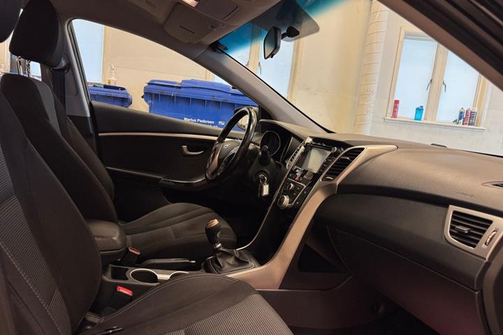 Sort Hyundai i30 fra 2014