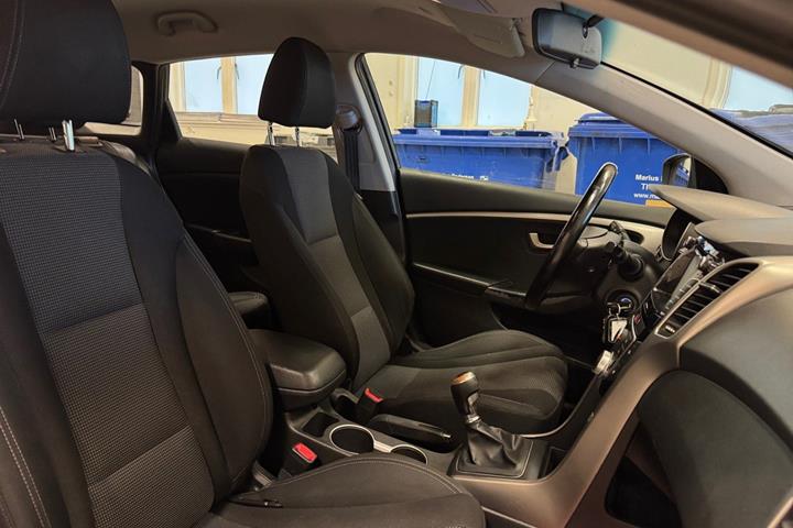Sort Hyundai i30 fra 2014