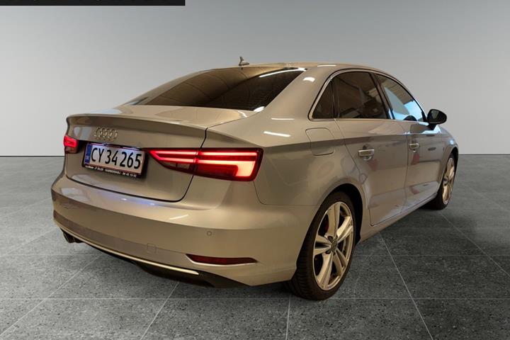 Grå Audi A3 fra 2016