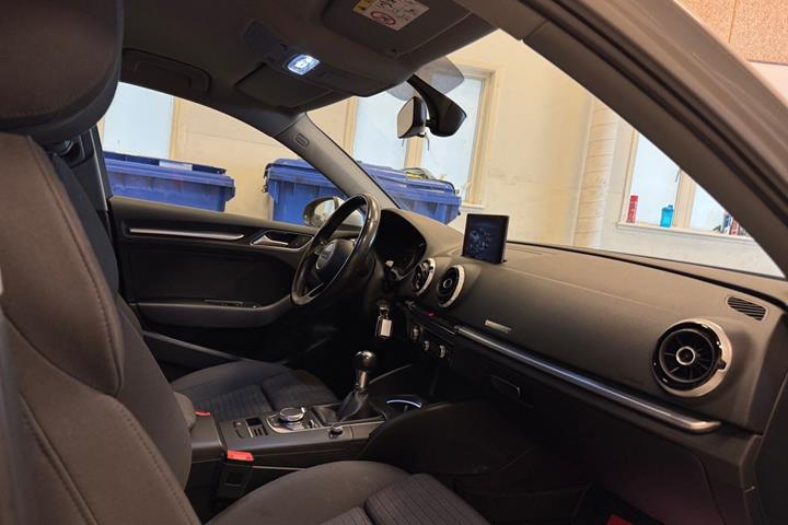 Grå Audi A3 fra 2016
