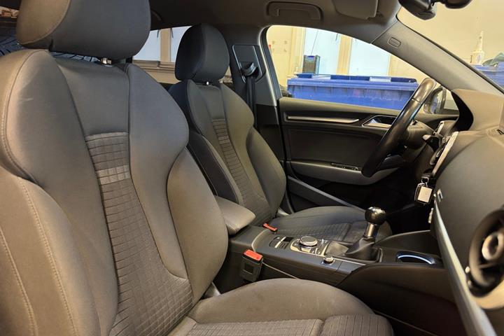 Grå Audi A3 fra 2016