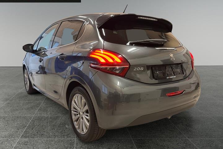 Grå Peugeot 208 fra 2016