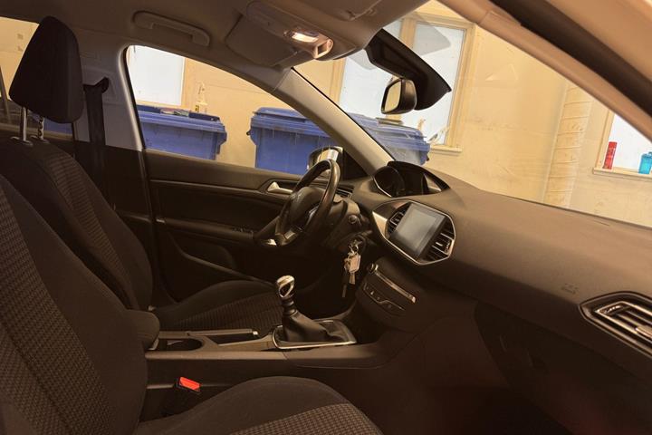 Hvid Peugeot 308 fra 2019