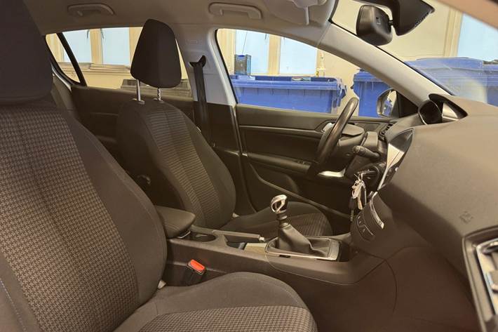 Hvid Peugeot 308 fra 2019