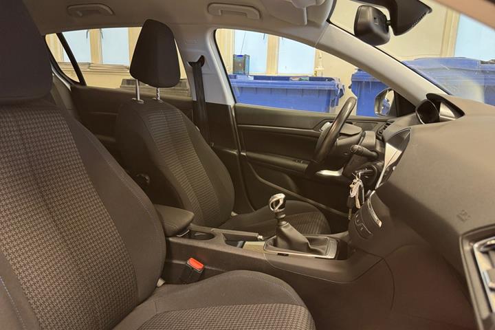 Hvid Peugeot 308 fra 2019