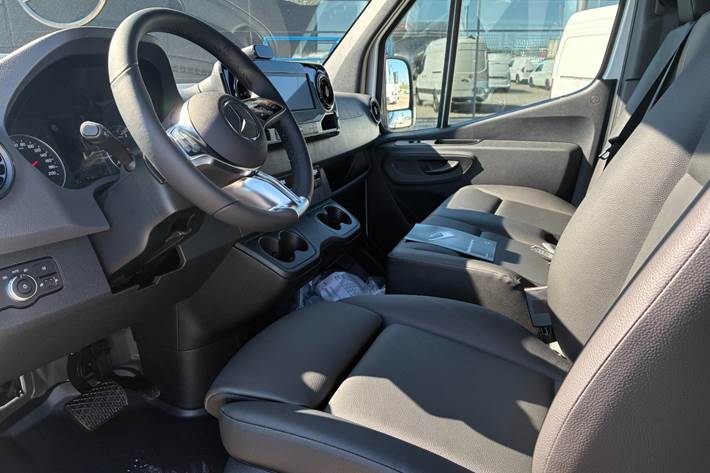 Hvid Mercedes Sprinter 317 fra 2027
