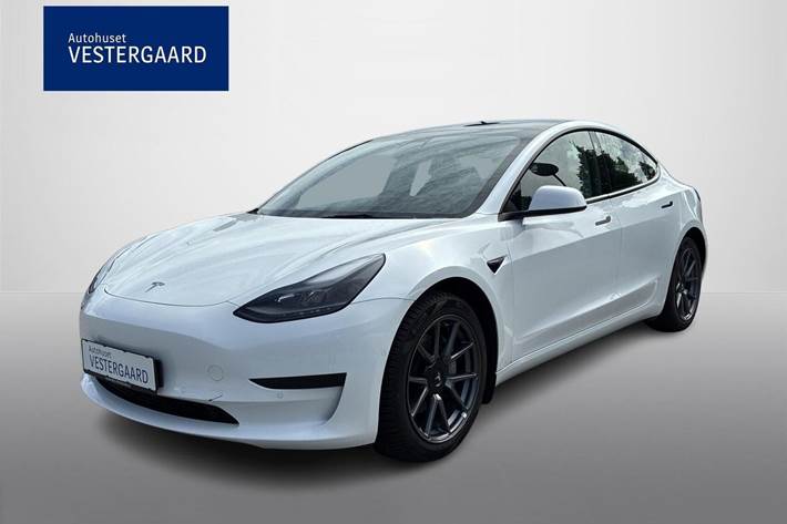 Hvid Tesla Model 3 fra 2021