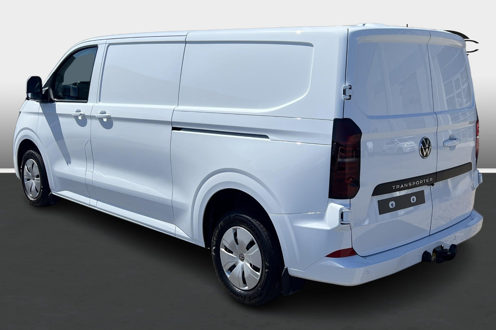 Hvid VW Transporter fra 2026