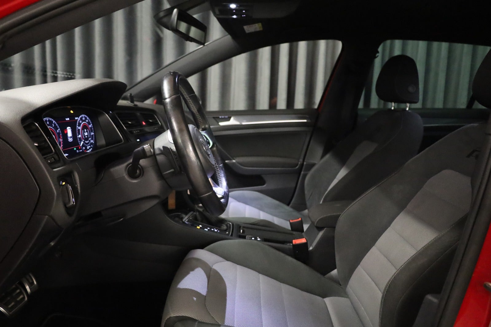 Rød VW Golf VII fra 2015
