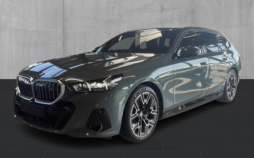 BMW i5 eDrive40 Touring Fully Charged M-Sport