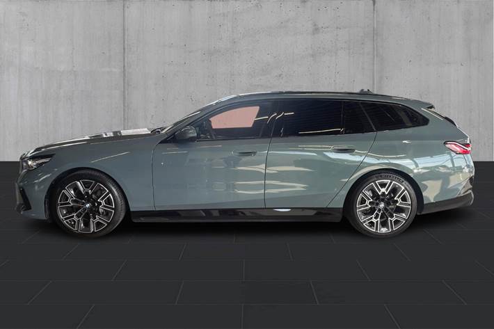 Grøn BMW i5 fra 2026