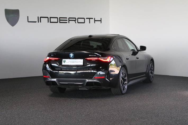 Sort BMW i4 fra 2023