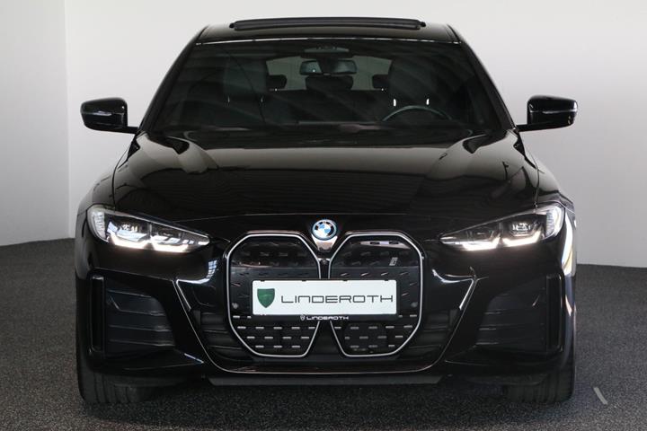 Sort BMW i4 fra 2023