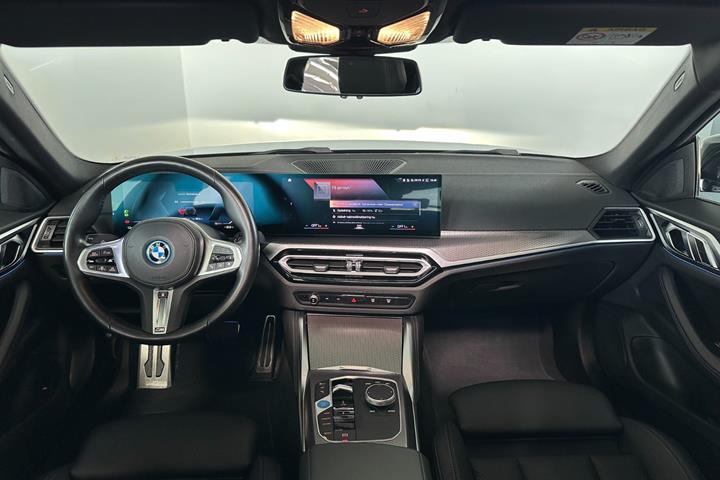 Sort BMW i4 fra 2023