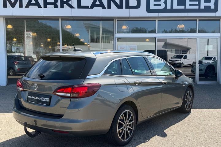 Grå Opel Astra fra 2017