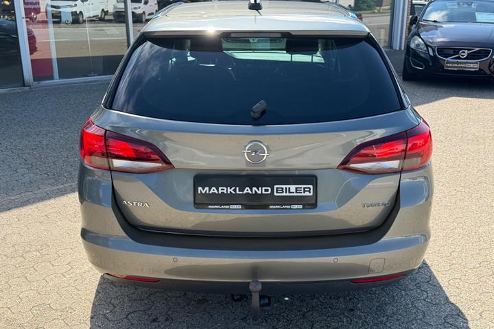 Grå Opel Astra fra 2017