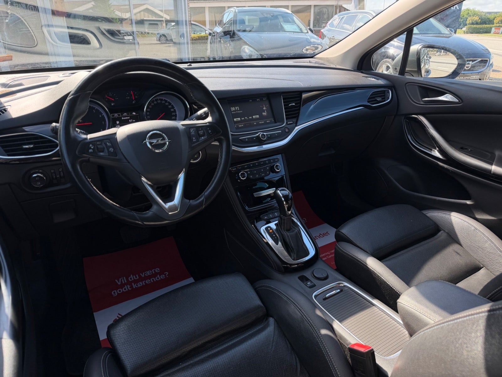 Grå Opel Astra fra 2017