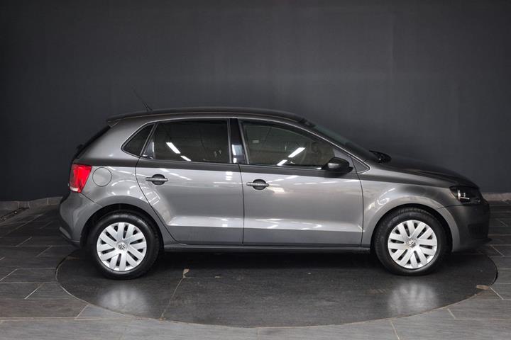 Grå VW Polo fra 2010