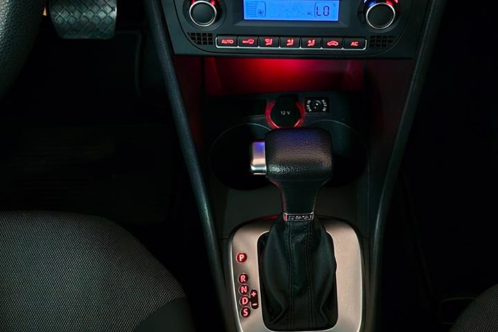 Grå VW Polo fra 2010