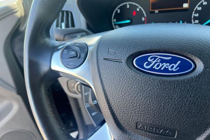 Sort Ford Transit Connect fra 2022