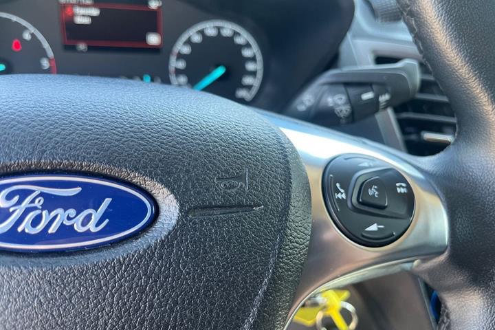 Sort Ford Transit Connect fra 2022