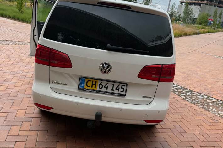 Sort VW Touran fra 2014