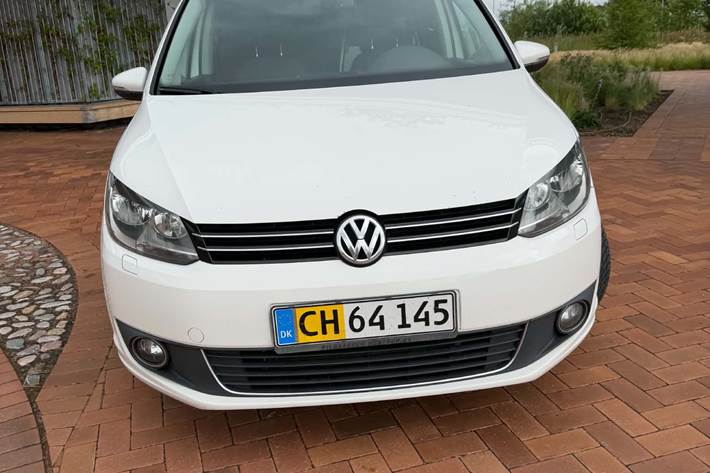 Sort VW Touran fra 2014