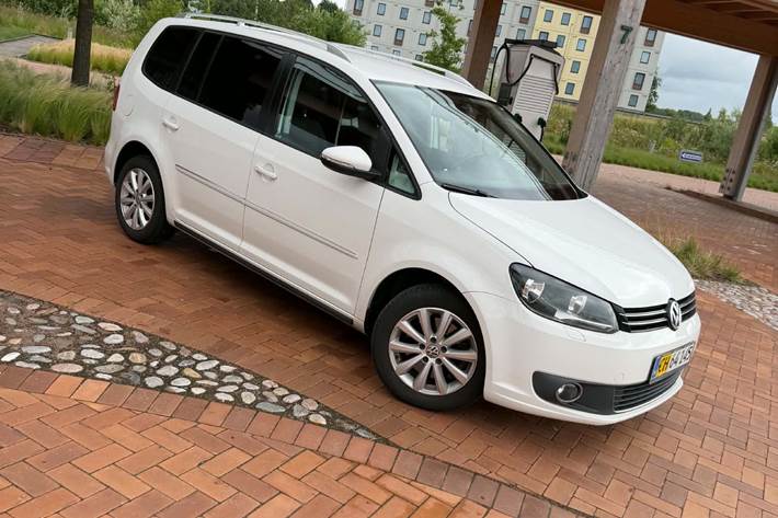 Sort VW Touran fra 2014