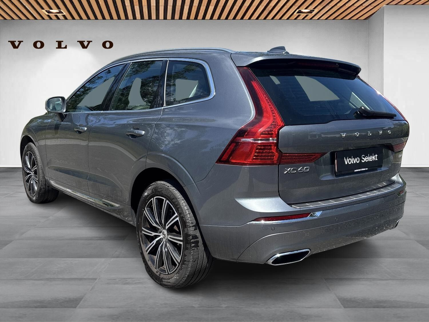 Grå Volvo XC60 fra 2021