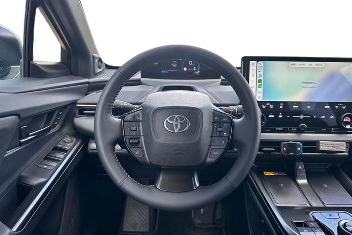 Sølv Toyota BZ4X fra 2026