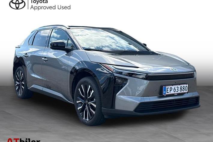 Sølv Toyota BZ4X fra 2026