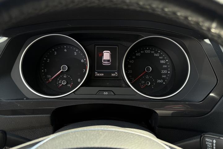 Sort VW Tiguan fra 2017