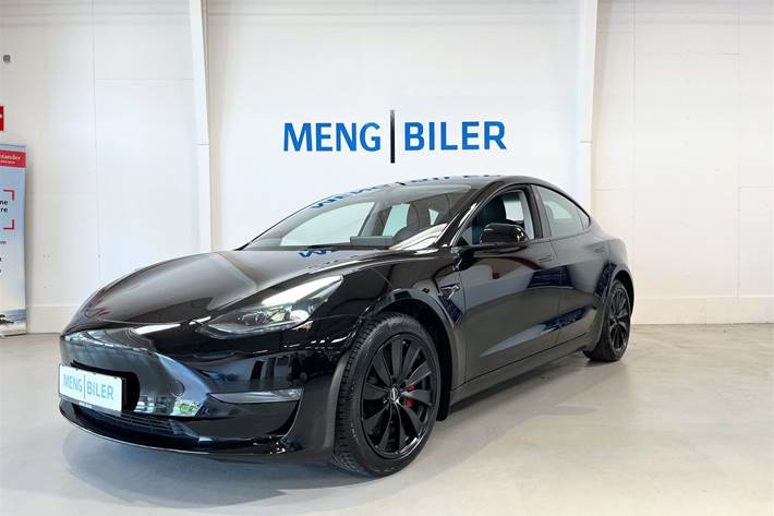 Sort Tesla Model 3 fra 2023