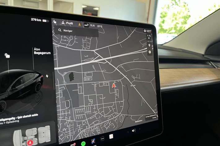 Sort Tesla Model 3 fra 2023