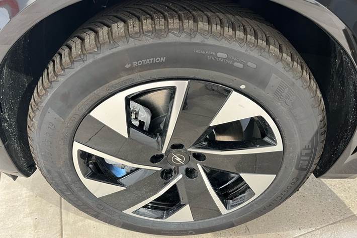 Grå Opel Grandland fra 2026