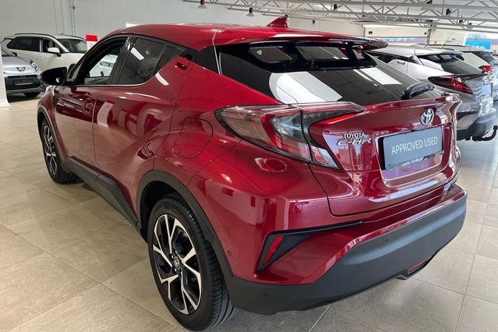 Rød Toyota C-HR fra 2019