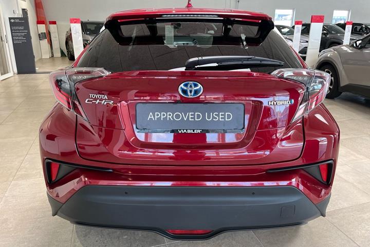 Rød Toyota C-HR fra 2019