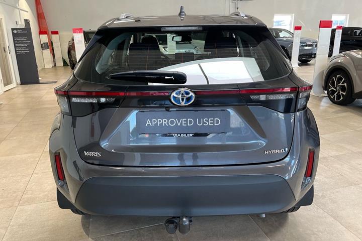 Grå Toyota Yaris Cross fra 2022